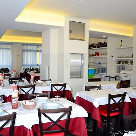 Отель Aquilia 3*