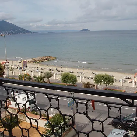 Aquilia 3*